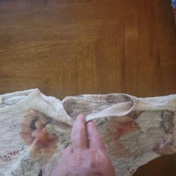 Ginger G Floral Top - Picture 3 of 11